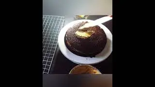 How to save a Cracked Cake ? #shorts #cake #baking