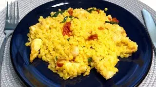 Рассыпчатый кускус с нежной курицей и свежим шпинатом 🌿🍗