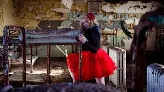 Curvie Cortnie - Abandoned Pin-up