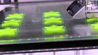 Time lapse 3d printing with Makergeeks glowing filament