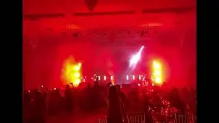 J brothers sounds light show at Aquamarine