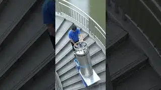 How to transport heavy machine upstairs without difficulty? #trucktrolley #electric #handtruck