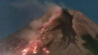 SIAGA MERAPI, terlihat jelas, guguran lava pijar gunung merapi-mountain merapi