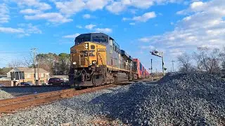L703-27 ES44DC Leading With a Mixed 1st Gen K5hl Dragging Port Merchandise Southbound - Pembroke!   