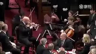Top-notch erhu performance accompanied by orchestra