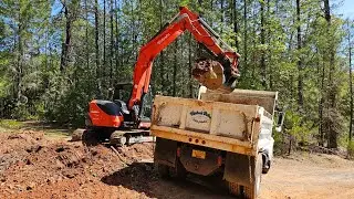 Building a truck turn around with the Kubota KX 080 4 & KX 040 4 excavator