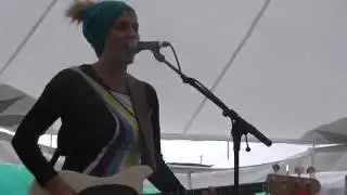 The Twistettes - `Whats Up?` at Lindisfarne Festival