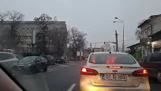 A late breakfast and a walk through the streets of Bucharest