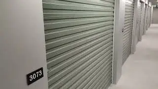Manaul roller shutter door