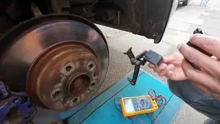 How I troubleshoot error code 9CB4 FRM rear level sensor on BMW E90 330d N57 2008