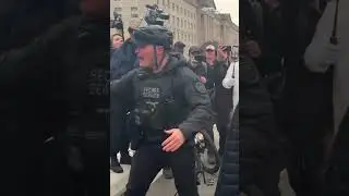 6 января возле Белого дома был арестован участник контрпротеста.