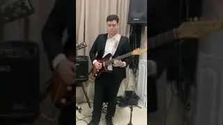 Line 6 POD Go Shimmer. (N&atilde;o tem tecladista tocando)