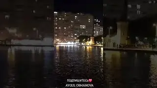 Озеро в парке Деде Горгуд в Баку вечером. #baku #travel #lake #artificiallake #bakuazerbaijan