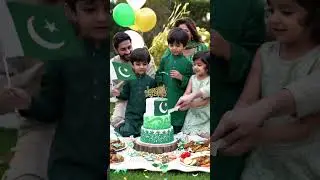 💚 Azadi Mubarak! Family Cake Cutting Celebration | 14 August Pakistan 🇵🇰✨ #Shorts #pakistanday