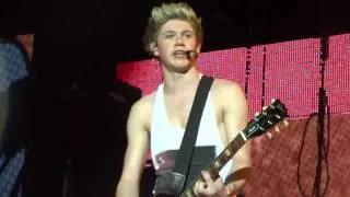 One Direction - Teenage Dirtbag - Cardiff