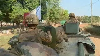 French troops flex military muscle
