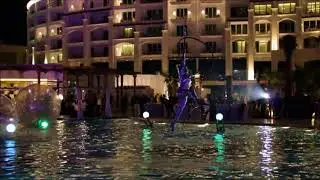 Helium Balloon & Water Bubble Acrobats