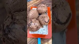 Hershey&rsquo;s Oreo ice cream chocolate bar #asmr #icecream #chocolatebar