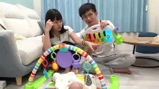 去華泰名品城買了費雪健力架給 Cheyne 玩，爸媽反而比較興奮｜豬豬隊友的生活日常 Scott & Wendy