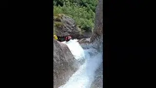 Rio Mondelli - Teil 1: backflip slide - Canyoning Domodossola 2020