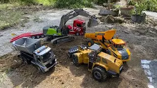 Aksi #81 Dump Truk RC Mercedes Benz Double E-590 Muatan Tanah Bangunan, Excavator Besar Huina 1593 