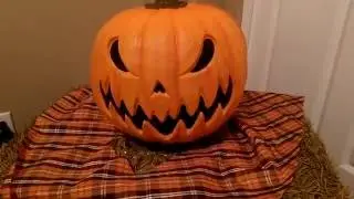 Halloween Prop Review: Hay Bale Popper (Spirit)