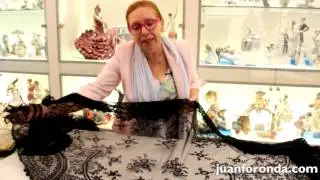 La influencia de la mantilla de Chantilly en la mantilla de blonda española en Juan Foronda