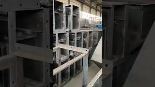Water cooling scraper conveyor for slurry and sand