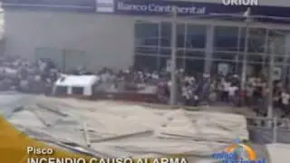 Pisco: Incendio en polleria afect&oacute; a viviendas y m&oacute;dulos cercanos a la Plaza de Armas