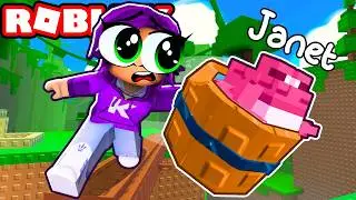 Kate Carries a Frog 🐸 | Roblox