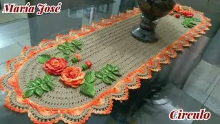 1/2 Caminho de mesa em crochê com Maria José.