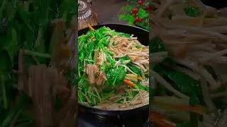 Spinach mixed with enoki mushrooms, my whole family loves it.  #chinesefood #cooking #recipe