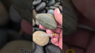 love these beach finds 😍#beachfinds #rockhounding #rockhunters #beachrocks