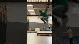 WICH TRICK YOU LIKE THE MOST?? #tricks #skateboarding