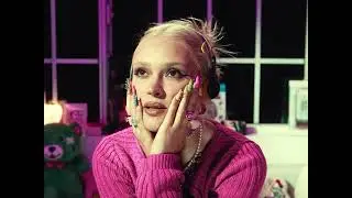 Lolo Zoua&iuml; - VHS (Official Video)