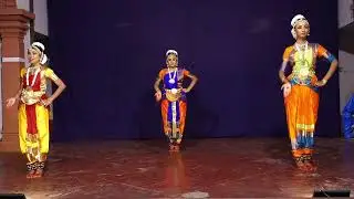 Venkatachala Nilayam...beautiful Purandara Daasar krithi, dance by Mudra's students at Mookambika