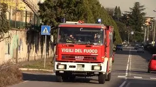 [RIBALTAMENTO PIATTAFORMA AEREA]ARRIVO AUTOGRU' VVF VARESE IN SIRENA+APS SARONNO+AMBULANZA INSIRENA