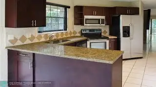 8638 EAGLE RUN DR, Boca Raton, FL Presented by Desare Kohn-Laski.