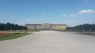 Das Wahrzeichen von Wien: Schloss Sch&ouml;nbrunn 🔴⚪