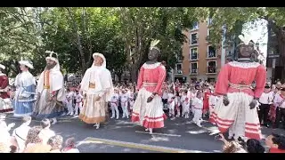 Gigantes de Pamplona. Baile en San Fermín. Iruñeko erraldoiak.
