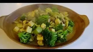 A healthy and delicious TOFU & CURRY Recipe  with mushroom, broccoli and coconut cream