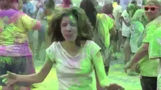 What is in the colors of the color run?