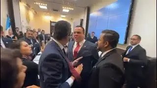 Tensión, gritos y forcejeos previo a la juramentación de los nuevos diputados en el Congreso