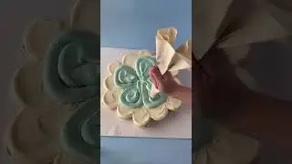Easy Daisy Pull-Apart Cake