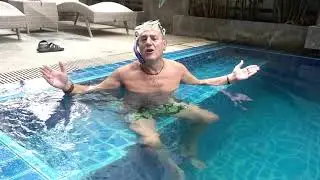 Tony from Barcelona interview with the pool Spanish version.  26 December 2020. Thailand Pattaya.