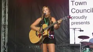 Heidi Browne - Dreams (cover) (@ Aylesbury: Live in the Park)