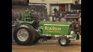 2004 NFMS Super Farm Tractor Pulling Louisville, KY