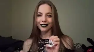 Soft spoken, crunch sounds, and tapping ASMR- I show you some of my fav things🖤