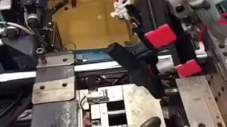 Gimatic End of arm tooling with expansion gripper and spruegipper