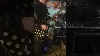 A FLAT #electricguitar #improvisation #guitarsolo #funk #blues #melodic #jam #guitar #tone #zappa 